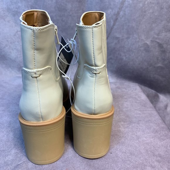 Universal Threads Katrina Boots in Off-White. - Picture 5 of 11